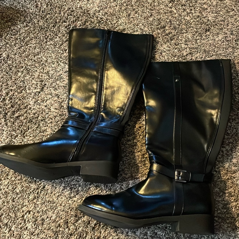 American Eagle boots, size 8.5 W